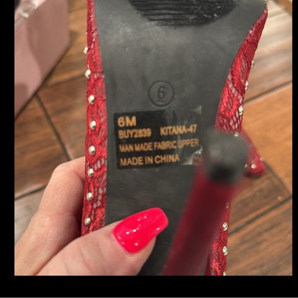 ‼️SOLD‼️ CAPE ROBBINS WINE LACE BOOTIES - Picture 8 of 8
